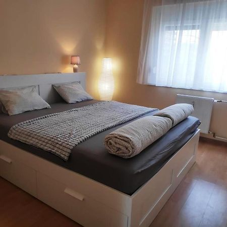 Koelcsey Apartman Apartamento Szekszárd Exterior foto